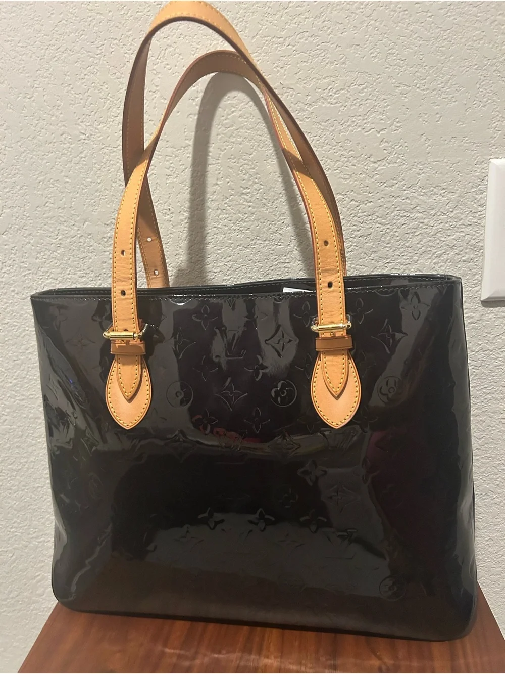 Louis Vuitton Vernis Brentwood Tote with Vachetta Tan Handles -dust bag and COA